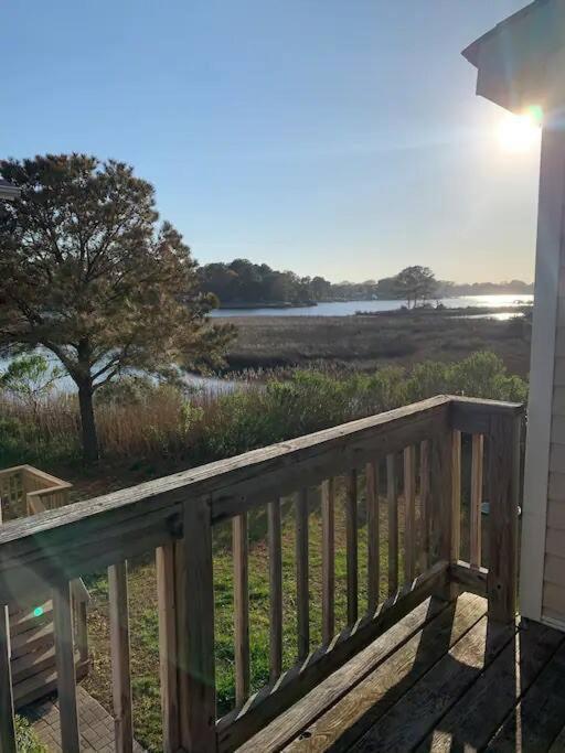 Relaxing On The Bay Apartment Norfolk Exterior foto